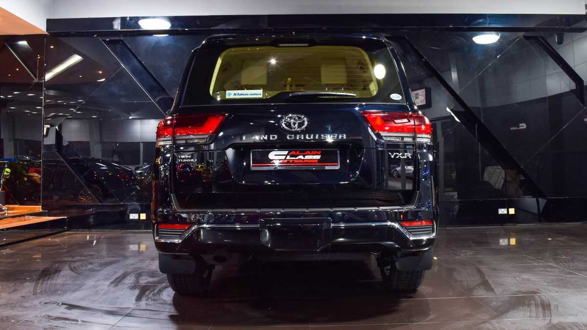 TOYOTA LANDCRUISER Rental-pic_4