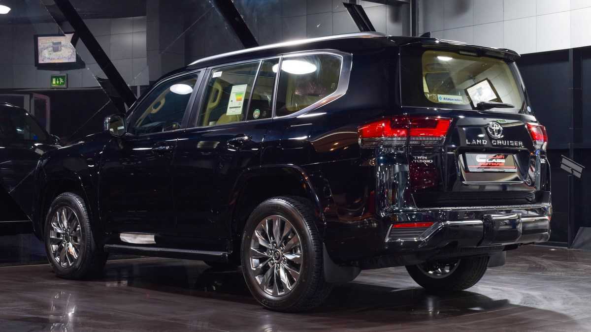 TOYOTA LANDCRUISER Rental-pic_5