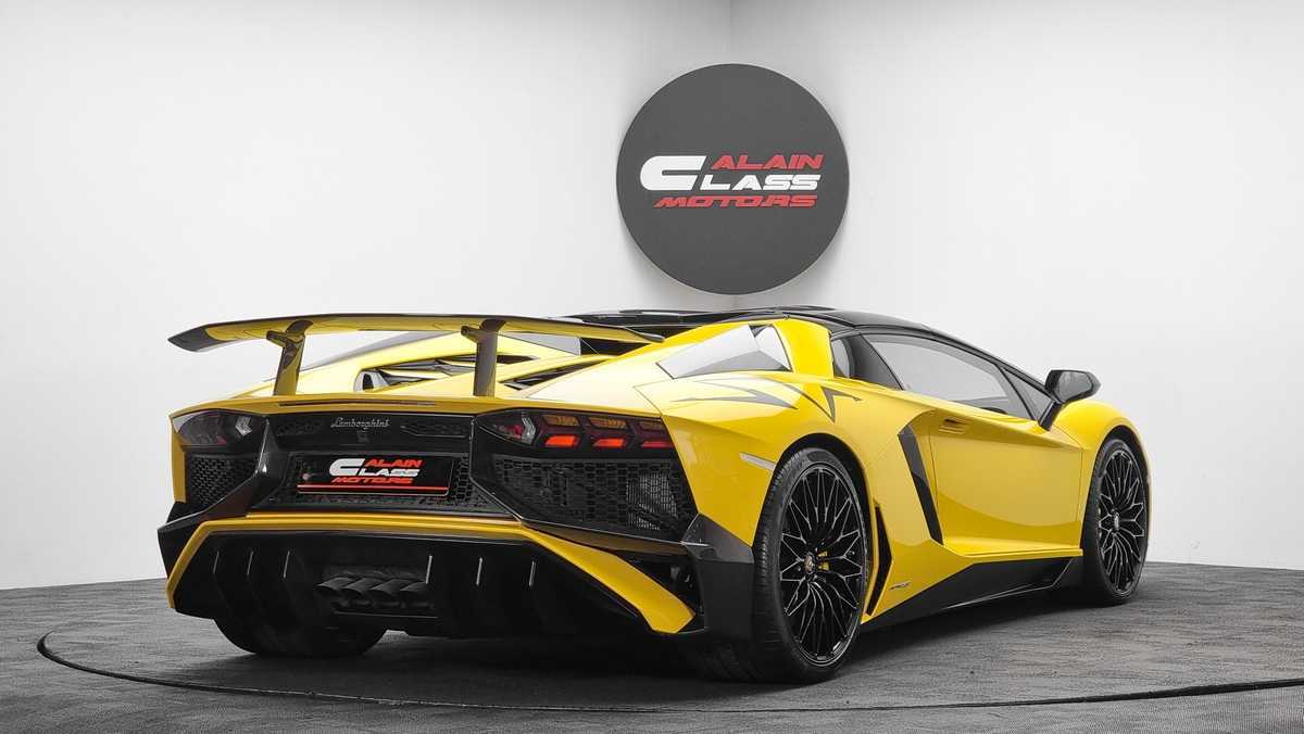 Rent a Lamborghini Aventador SVJ 2019-pic_2