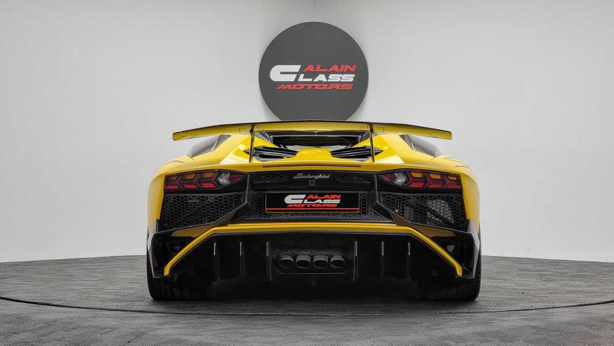 Rent a Lamborghini Aventador SVJ 2019-pic_3