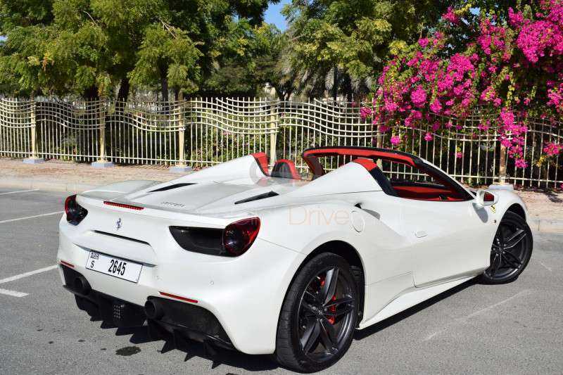 RENT FERRARI 488 SPIDER 2017 IN DUBAI-pic_5